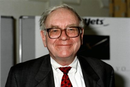 Warren Buffett a făcut ceva curios cu acţiunile sale Apple