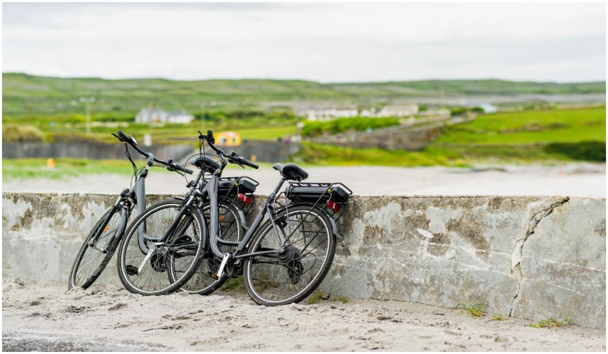 Plaja unde un şezlong costă 20 de lei, redeschisă după 35 de ani. Oamenii vin şi se relaxează la grătar