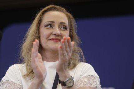 PSD o acuză pe Elena Lasconi că şi-a angajat soţul la partid pe bani publici