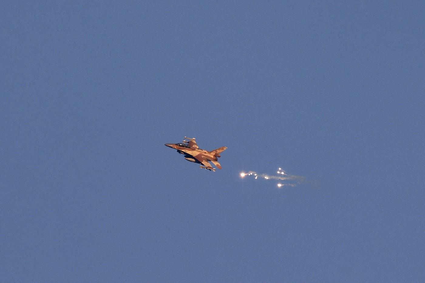 Situație de urgență în Israel. 100 de avioane au lansat un atac preventiv în Liban. Hezbollah a tras cu 300 de rachete, ca să-l răzbune pe Fuad Shukr