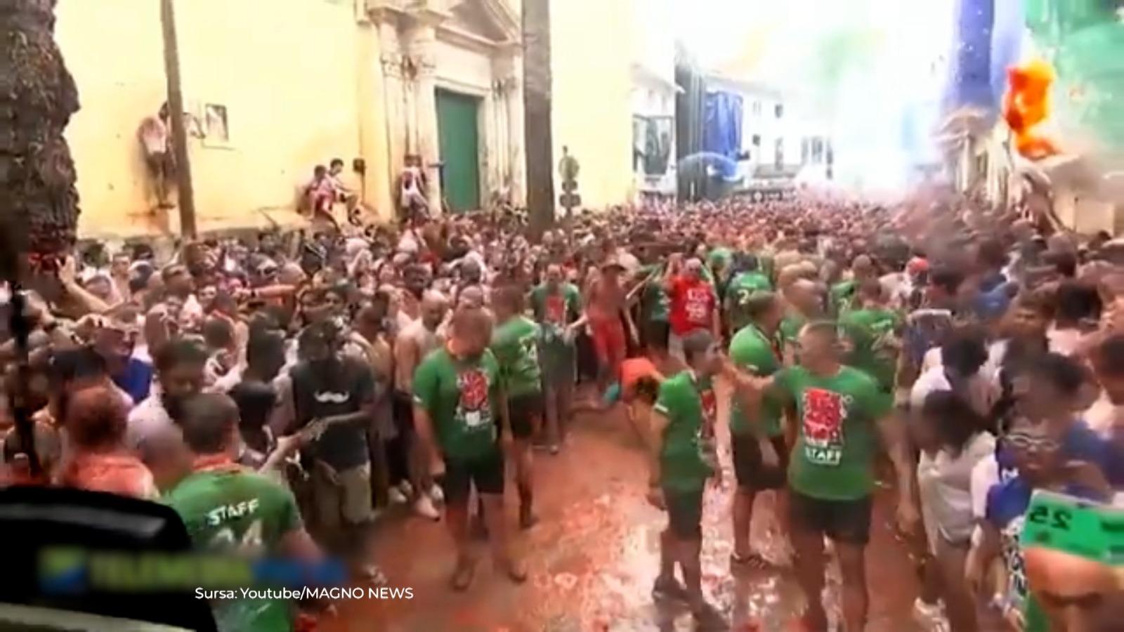 La Tomatina, cea mai mare bătaie cu roșii din lume, are loc anual în Spania. Cum a început povestea festivalului unic
