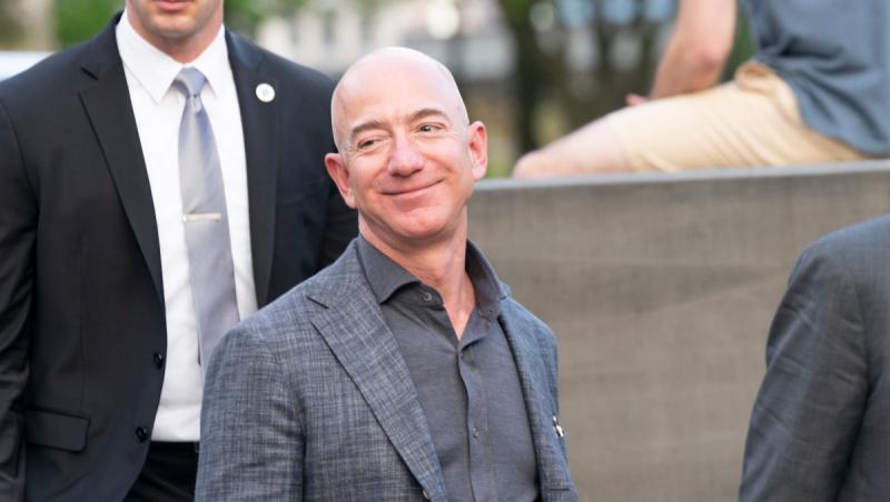 Câți bani au pierdut bogații lumii după prăbușirea pieţelor bursiere. Cel mai afectat a fost Jeff Bezos