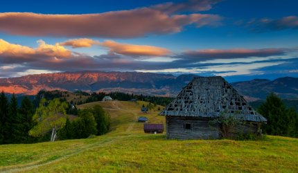 Afacerea care a pus pe hartă un sătuc din România. Turiștii se înghesuie să trăiască pentru câteva zile ca pe vremea bunicilor