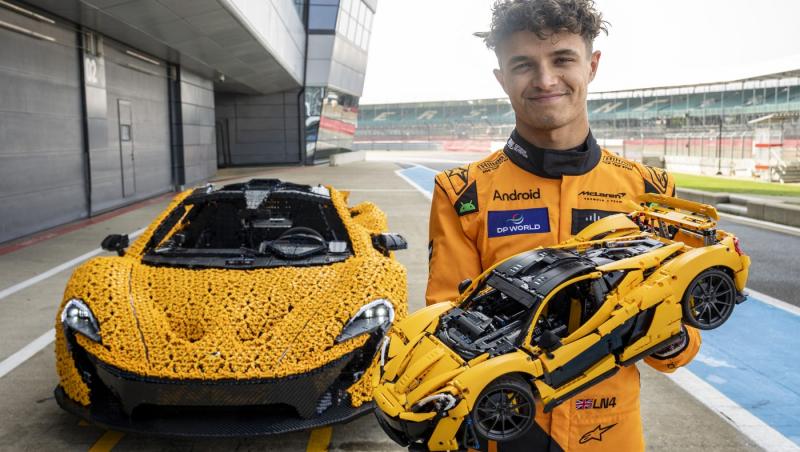 Lando Norris a parcurs un tur al circuitul Silverstone într-un McLaren P1 LEGO Technic în mărime naturală. Maşina este complet funcţională