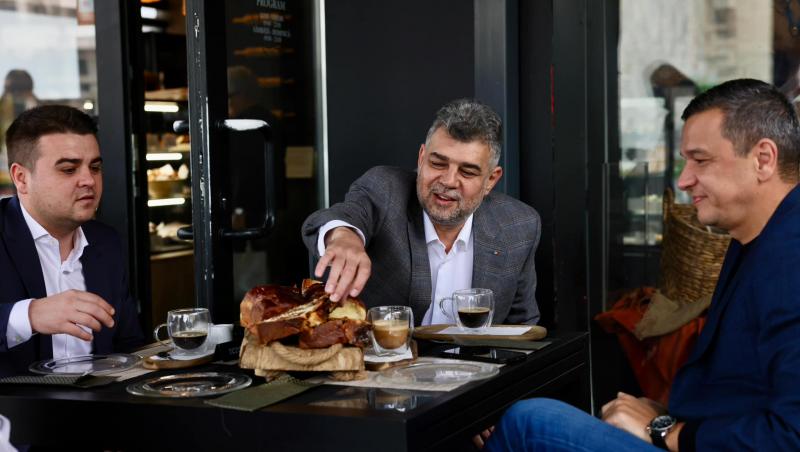 Ciolacu, primit cu poale-n brâu, cozonac şi pandişpan, la Suceava: ”Asta păţeşti când ieşi la o cafea!"