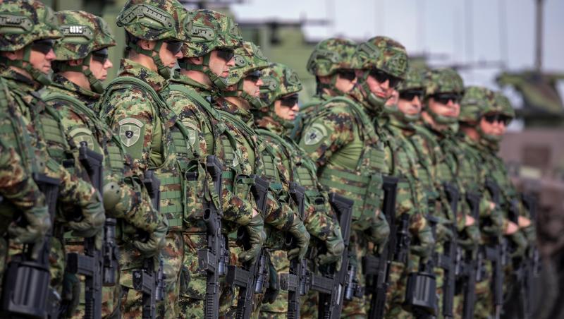 Ţara din Europa în care se va reintroduce serviciul militar obligatoriu. Preşedintele spune că "are nevoie de o armată puternică"