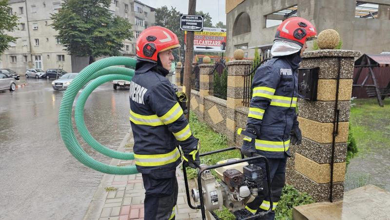 Subsolul Spitalului de Recuperare Sf. Gheorghe din Botoşani, inundat în urma ploilor