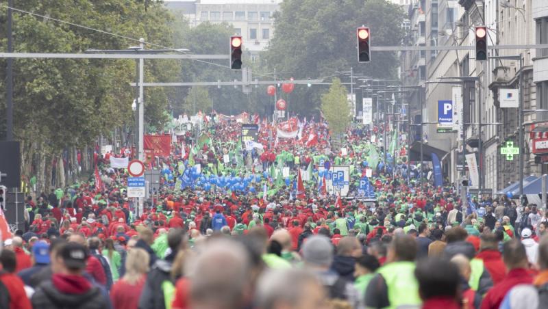 Proteste uriaşe la Bruxelles. Mii de angajaţi ai unei fabrici Audi au ieşit în stradă