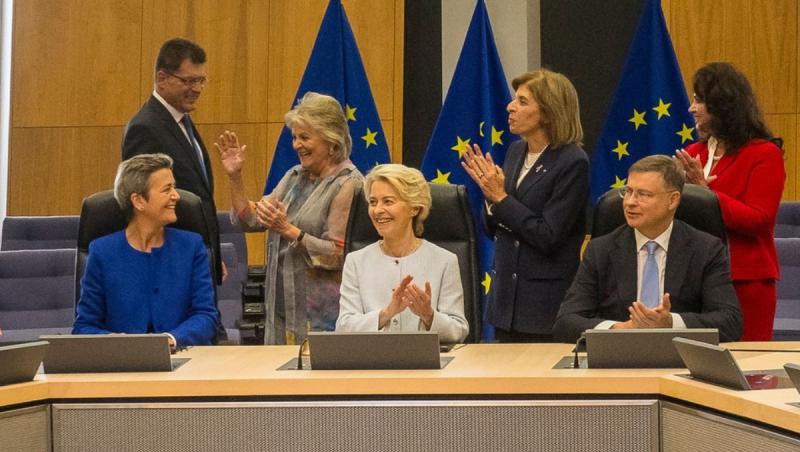 Ursula von der Leyen anunţă astăzi noua echipă de comisari europeni