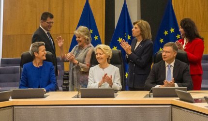 Ursula von der Leyen anunţă astăzi noua echipă de comisari europeni