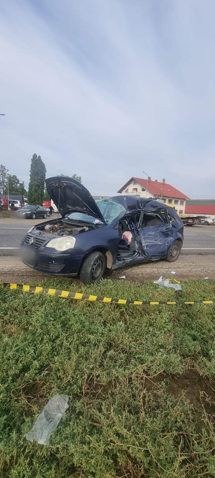 O mamă cu doi copii mici în mașină. accident înfiorător pe Drumul Morții E85, în Suceava