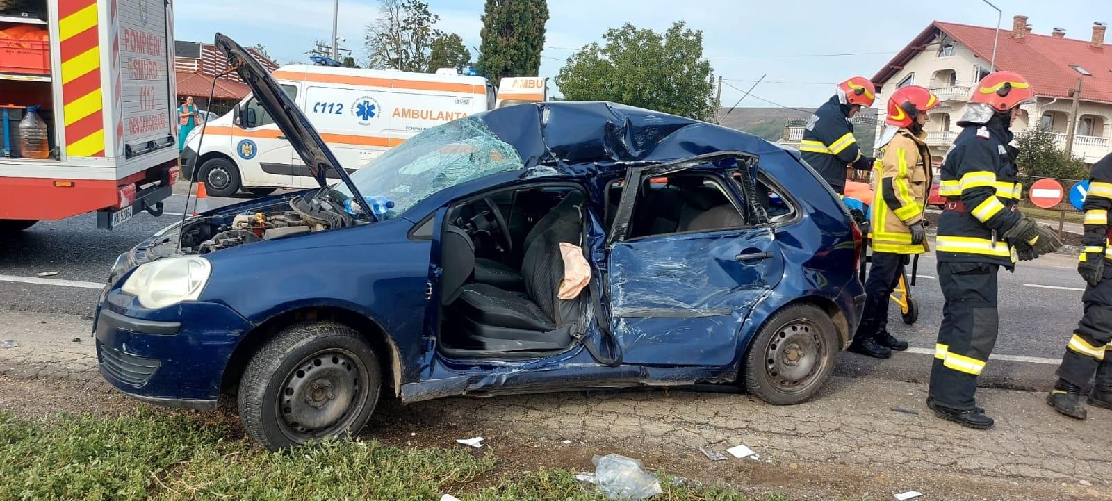 O mamă cu doi copii mici în mașină. accident înfiorător pe Drumul Morții E85, în Suceava