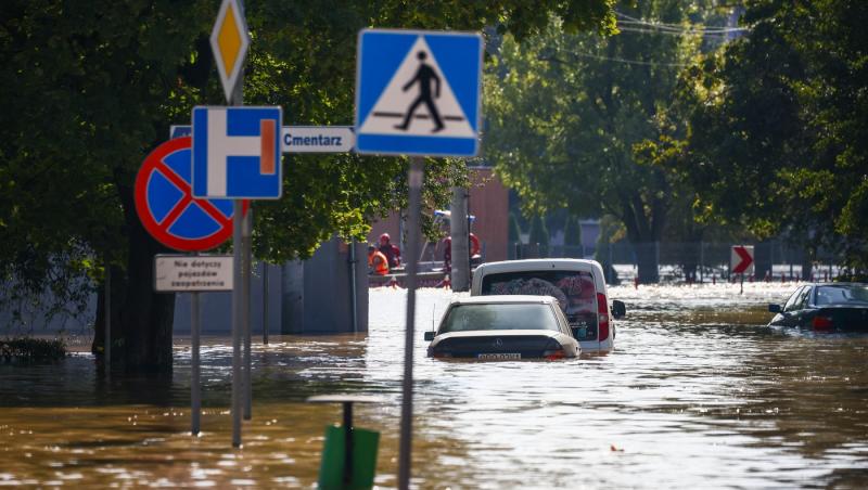 Furie într-un oraş din Polonia. Un milionar e acuzat că a inundat voit toată zonă doar pentru a-şi salva afacerea