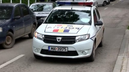 Imagini greu de privit. Un bărbat din Constanţa a legat câinele de maşină şi a pornit prin oraş. Poliţia s-a autosesizat