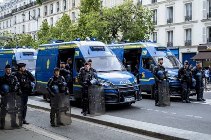 Extrema dreaptă din Franţa cere măsuri mai dure în ceea ce priveşte securitatea şi imigraţia, după ce o studentă a fost asasinată la Paris. Un marocan, reţinut