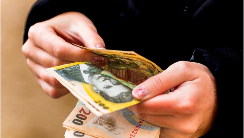 Angajaţii care aşteaptă măriri de salarii de la 7.000 de lei la 10.000 de lei