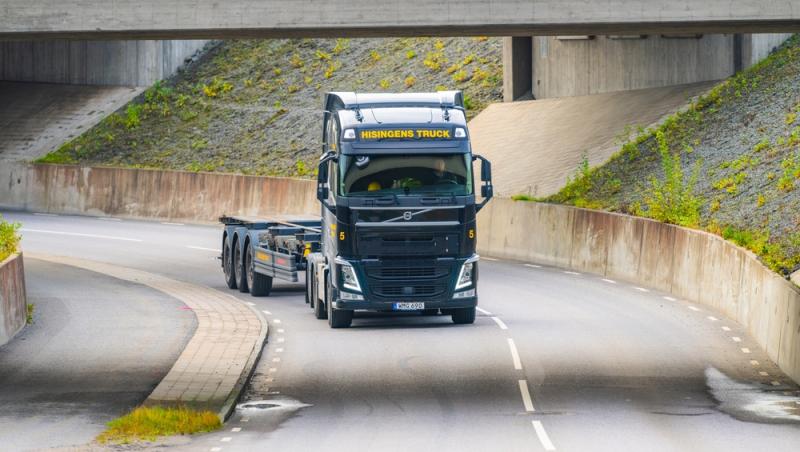 Camion electric cu autonomie de 600 de kilometri, lansat de un gigant suedez. Noul model va apărea pe piaţă în 2025