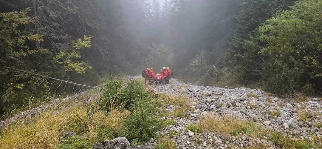 Bărbat salvat de salvamontiști din Piatra Craiului