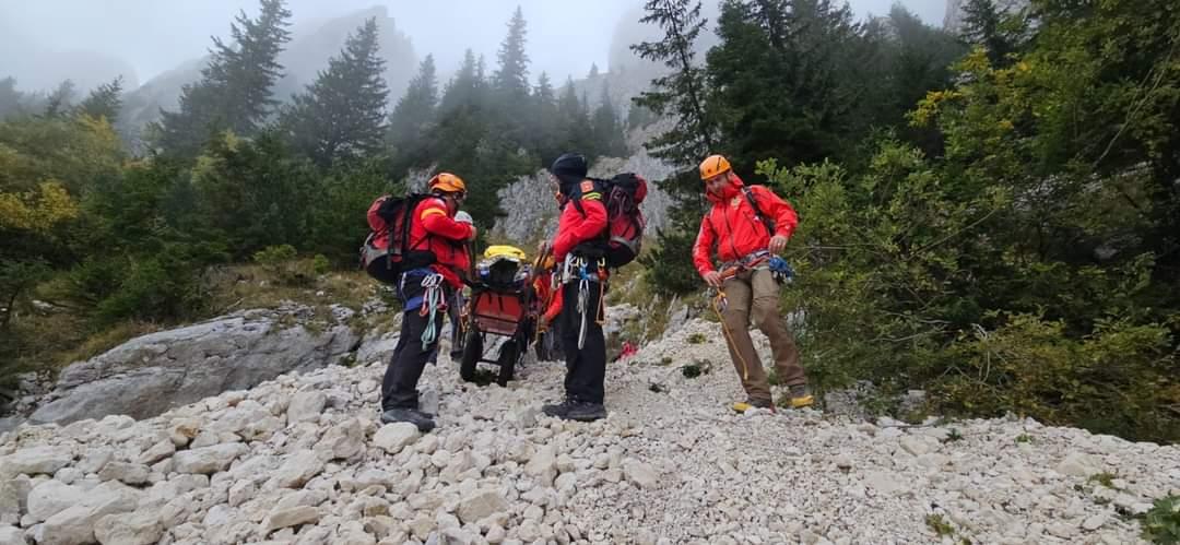 Bărbat salvat de salvamontiști din Piatra Craiului