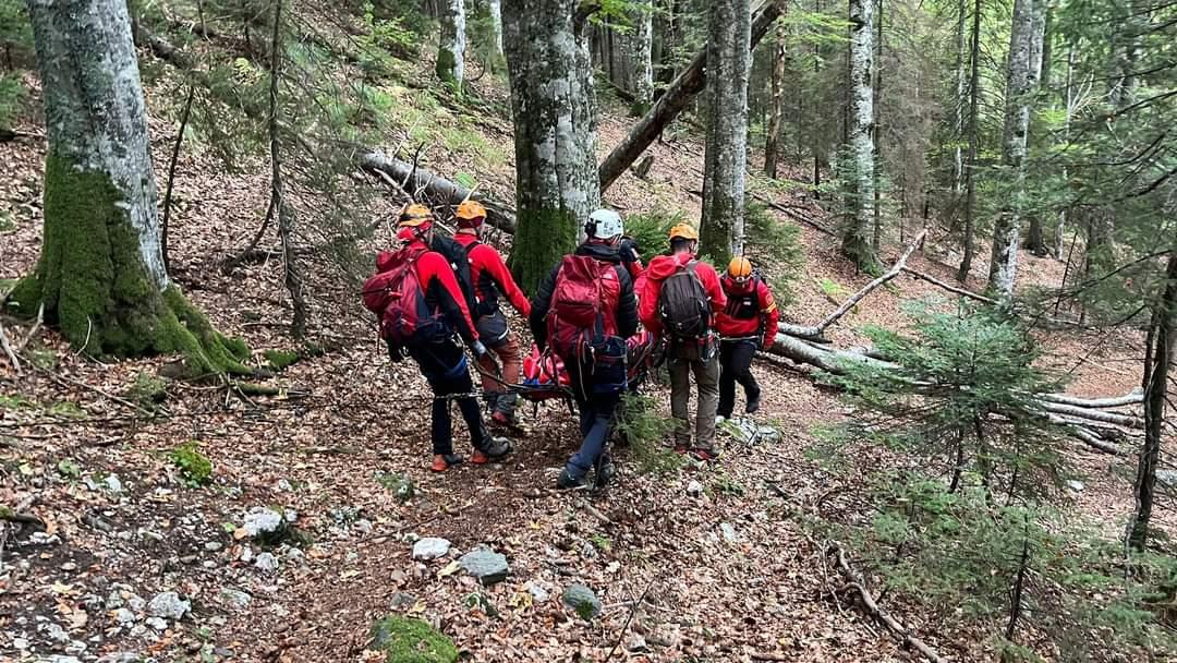 Bărbat salvat de salvamontiști din Piatra Craiului