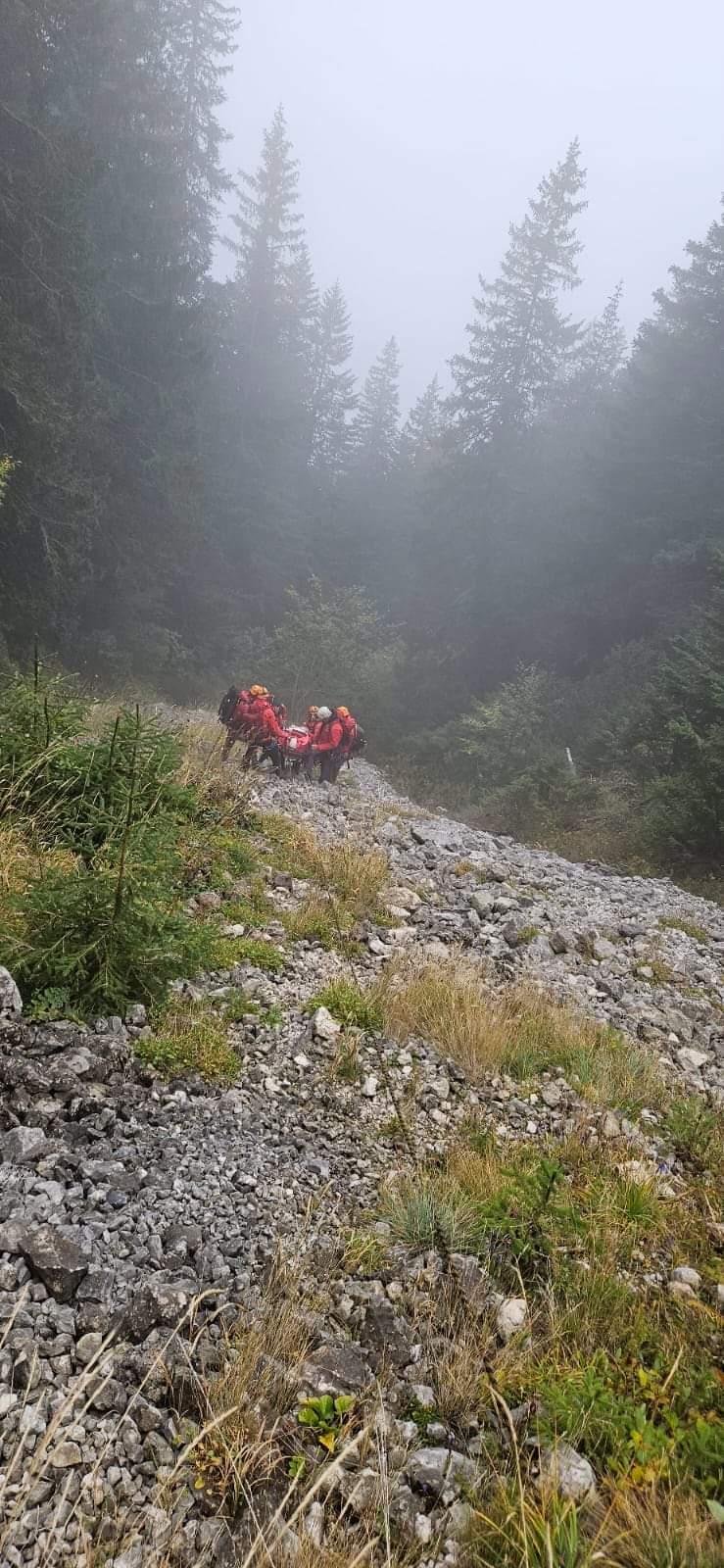 Bărbat salvat de salvamontiști din Piatra Craiului