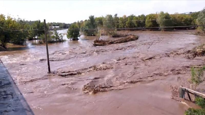 Alertă de inundații în ţară, până marți la ora 12.00. Cod portocaliu pe râuri din Vaslui, Galați, Tulcea și Constanța