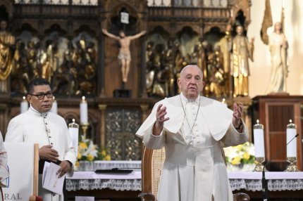 Papa Francisc se plânge de natalitatea tot mai scăzută a unor ţări. "Preferă să aibă doar o pisică sau un câine"