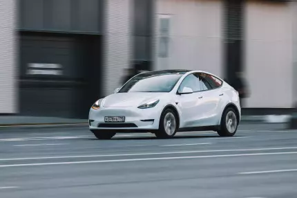 Tesla a reuşit cu greu să-şi păstreze titlul de cel mai mare vânzător mondial de automobile electrice în 2024 Tesla a reuşit cu greu să-şi păstreze titlul de cel mai mare vânzător mondial de automobile electrice în 2024