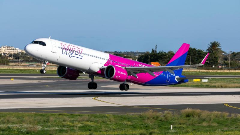 Wizz Air reia cursele de pe Aeroportul Băneasa. Către ce destinaţii pot călători turiştii români