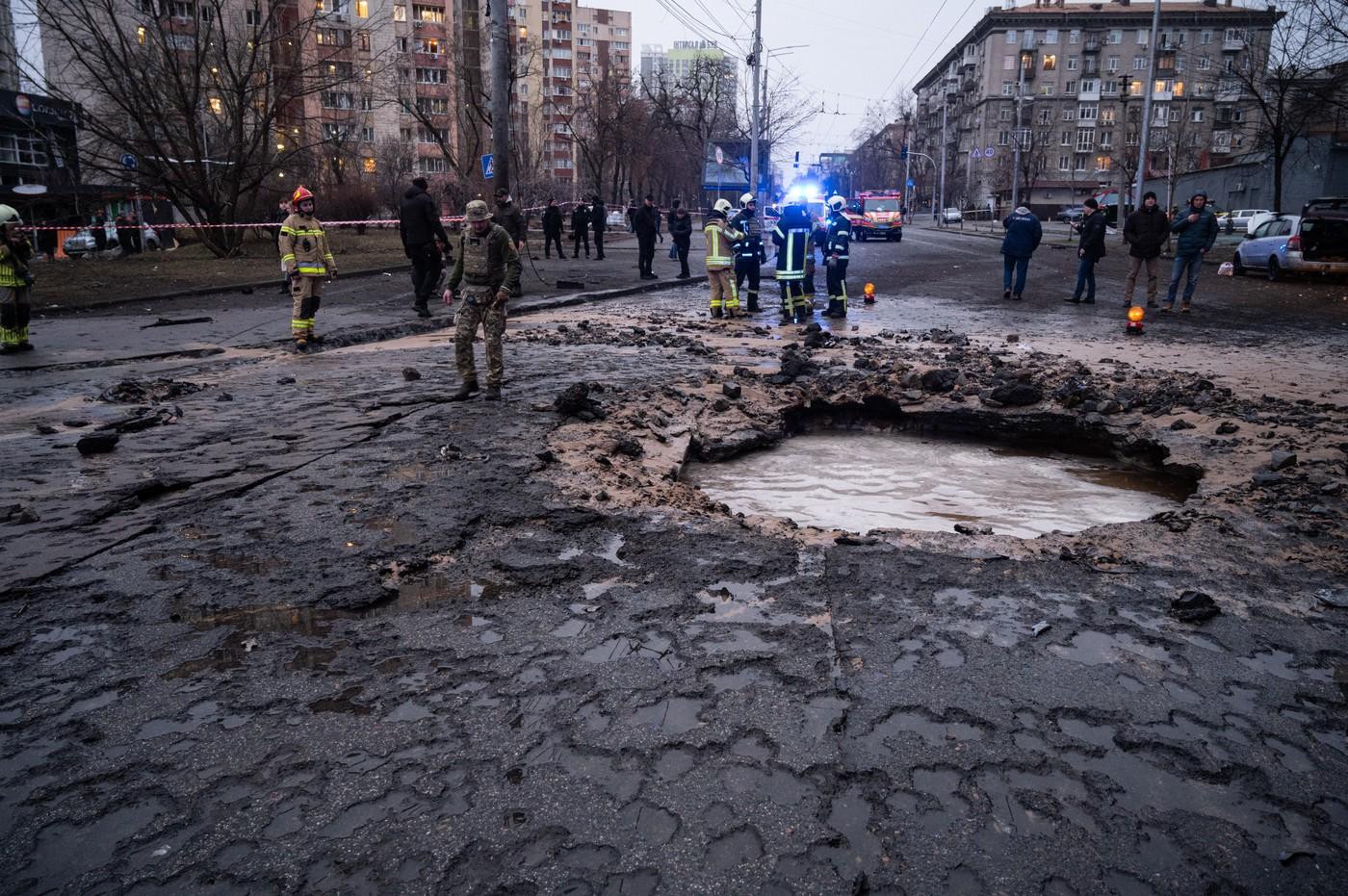 Patru persoane, ucise într-un atac al forţelor ruse asupra capitalei Kiev