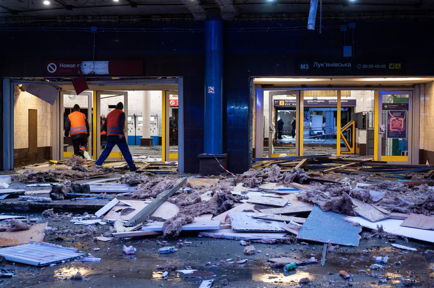 Patru persoane, ucise într-un atac al forţelor ruse asupra capitalei Kiev