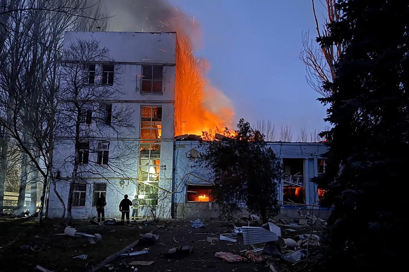 Patru persoane, ucise într-un atac al forţelor ruse asupra capitalei Kiev