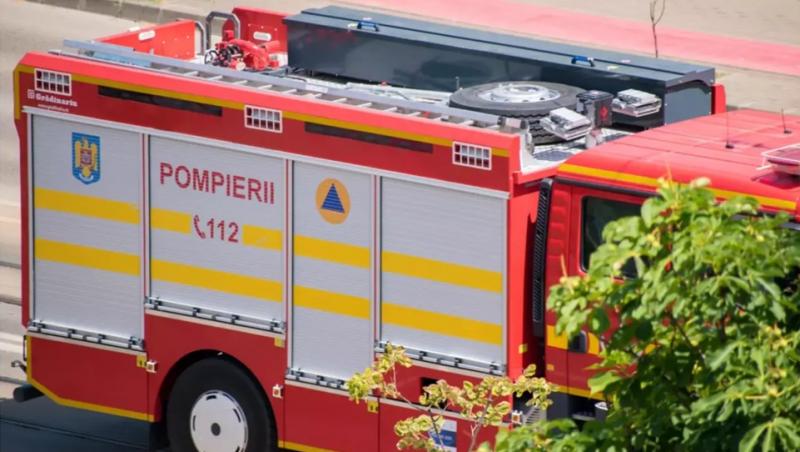 Impact între un TIR şi o cisternă, în Mureş. Cisterna transporta 31.000 litri de motorină. Au intervenit pompierii