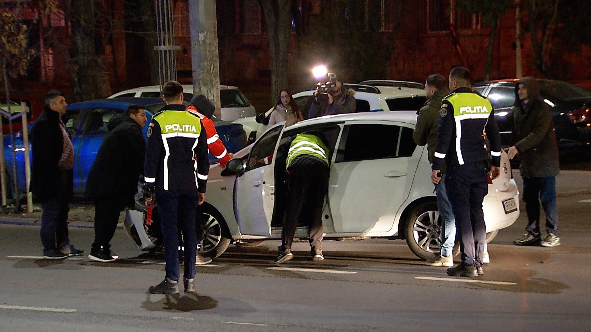 Seara accidentelor în Capitală. Doi copii au ajuns la spital, după ce maşina în care se aflau a fost izbită de un şofer de ridesharing