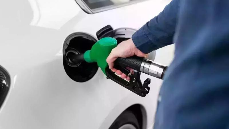 Care sunt preţurile la carburanţi astăzi, 22 ianuarie 2025. Au crescut cu 4 bani pe litru