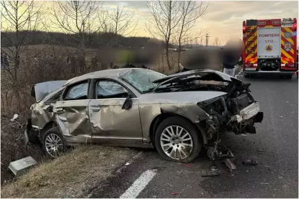 Accident mortal în Mehedinţi. Şoferul unui Audi a pierdut controlul şi s-a izbit de un cap de pod: un mort, doi răniţi