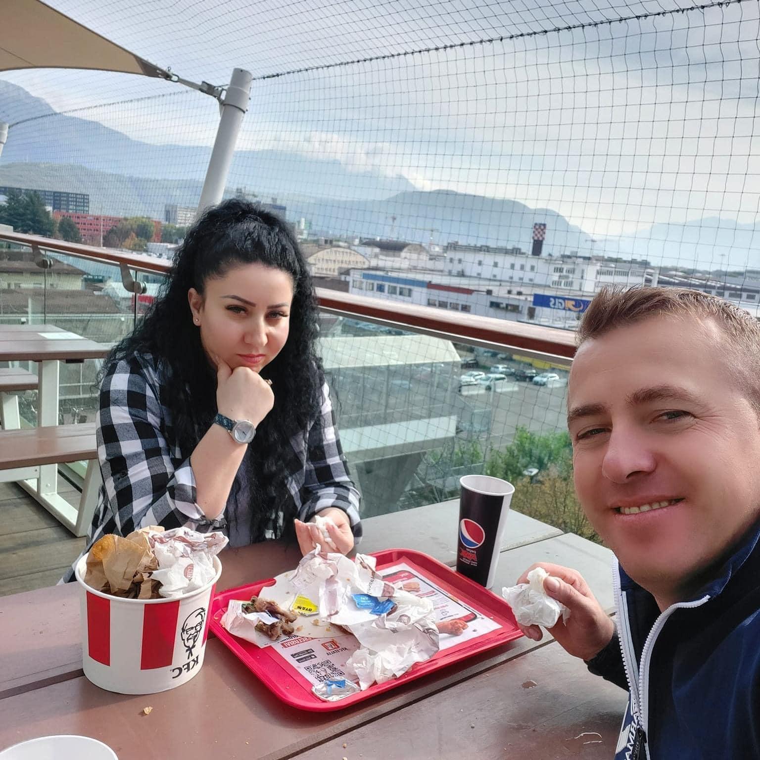 Alexandra Elena Mocanu, alături de soţul albanez