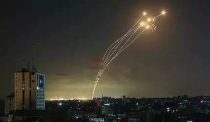 Donald Trump vrea să construiască un scut antirachetă după modelul Iron Dome pentru a apăra SUA Preşedintele american Donald Trump a declarat luni că va ordona construcţia unui scut antirachetă de tip "Domul de Fier" pentru a apăra SUA