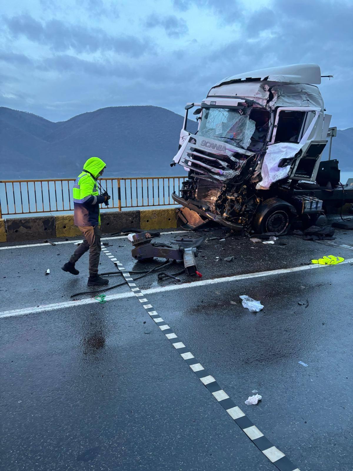 Accident mortal între două TIR-uri, în Mehedinţi