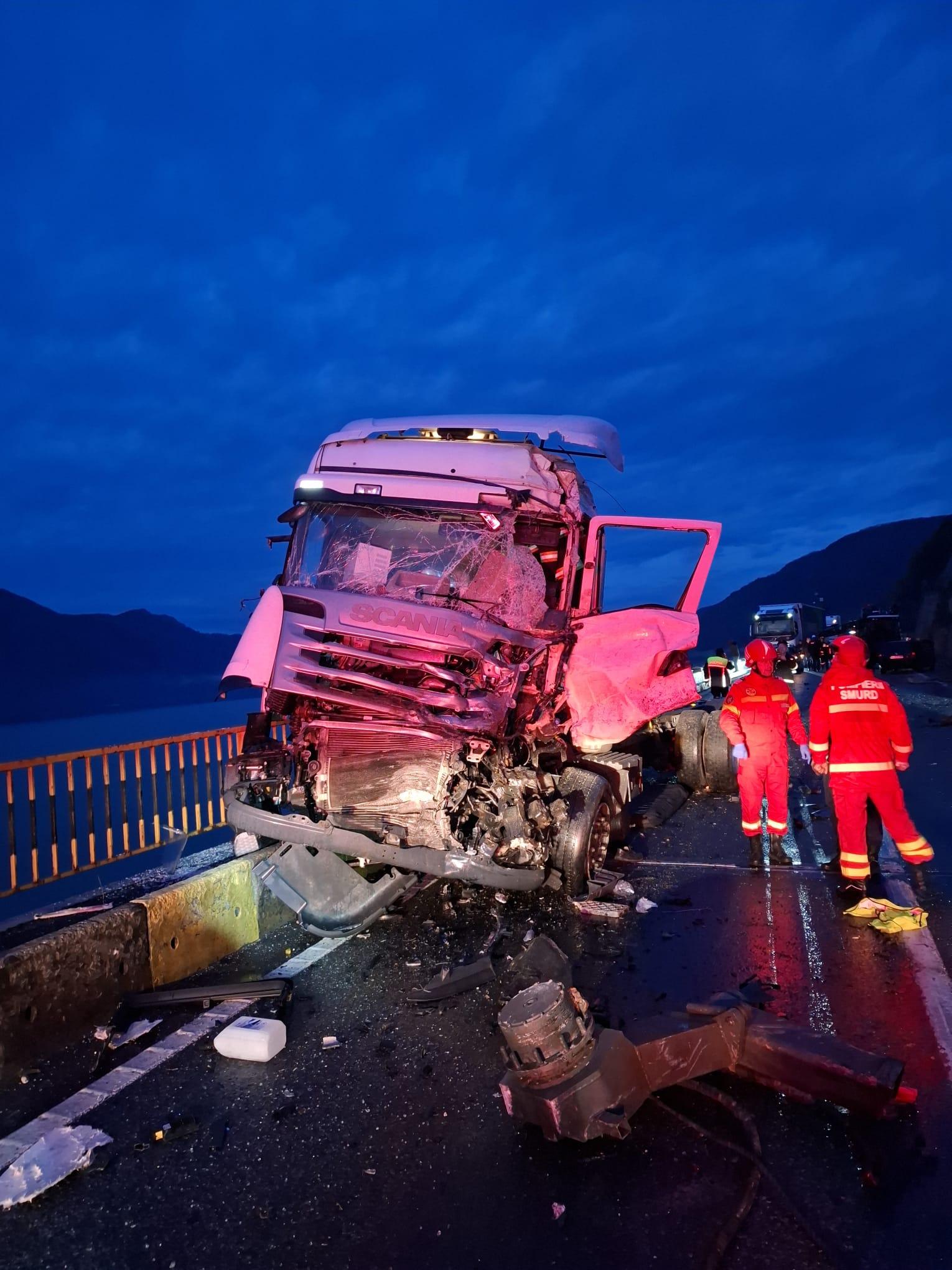 Accident mortal între două TIR-uri, în Mehedinţi