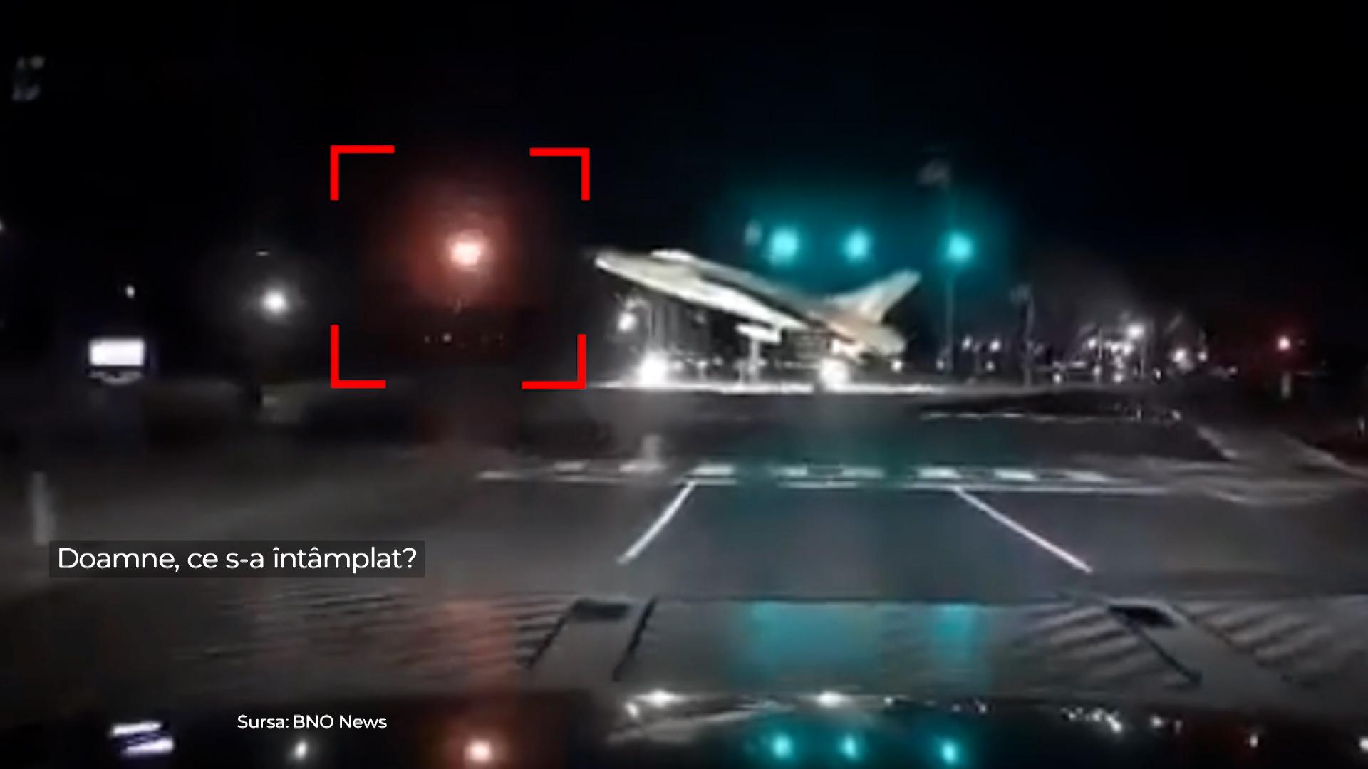 Momentul cand cele doua aeronave se ciocnesc