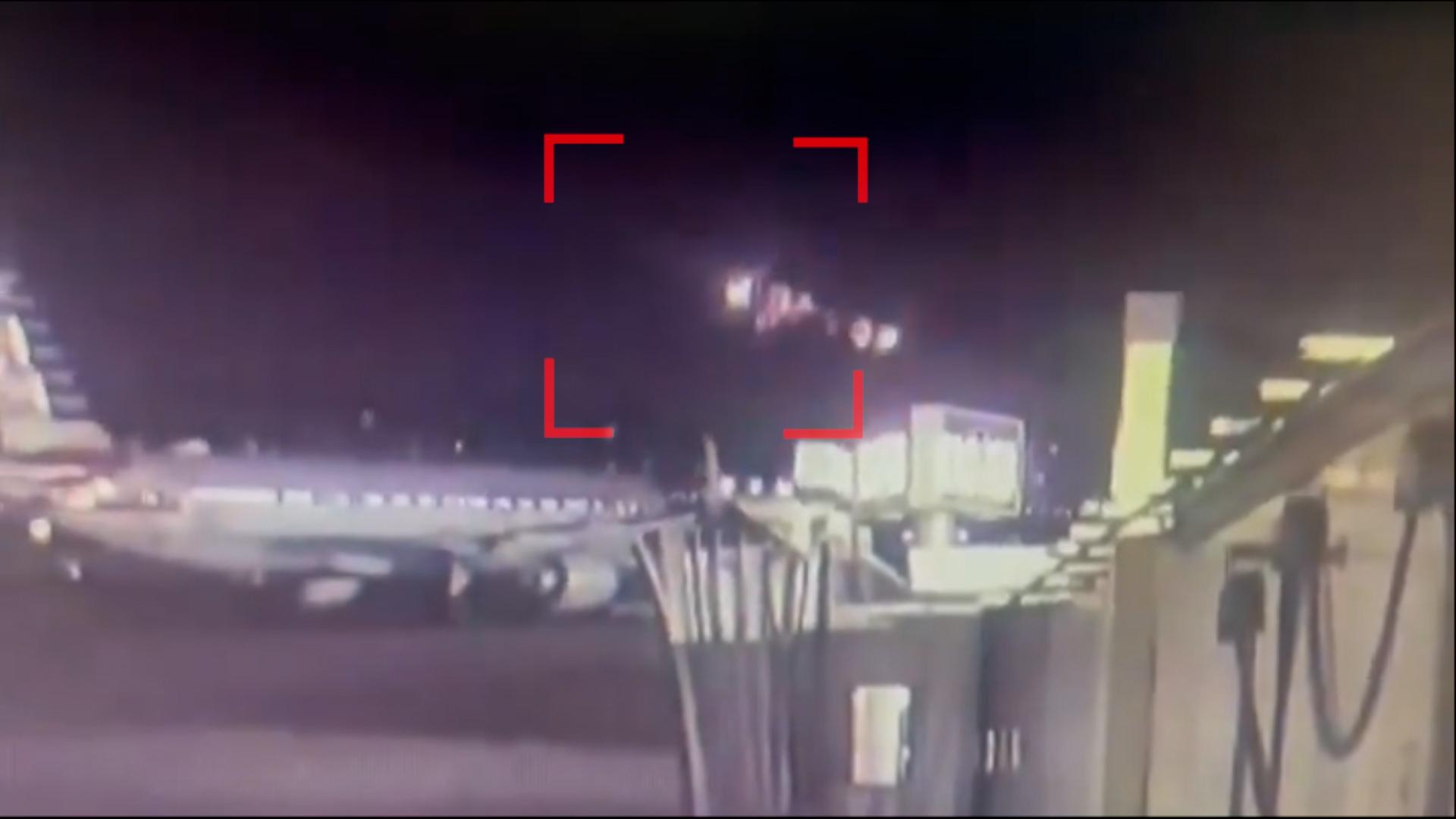 Momentul cand cele doua aeronave se ciocnesc