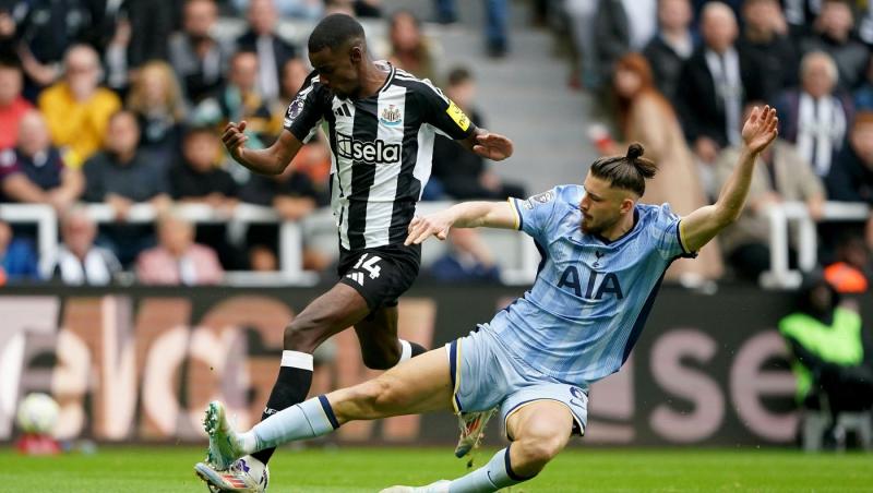 Tottenham - Newcastle 1-2, în etapa 20 din Premier League. Drăguşin, vinovat la golul victoriei oaspeţilor, schimbat la pauză