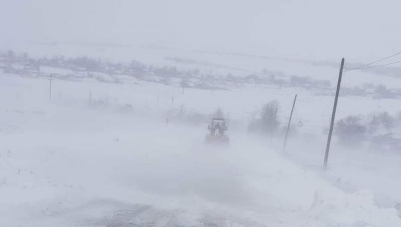 Cod portocaliu de vreme severă, în următoarele ore. Meteorologii anunţă rafale de 130 km/h în Cluj, zona de munte. A fost emis mesaj RO-Alert