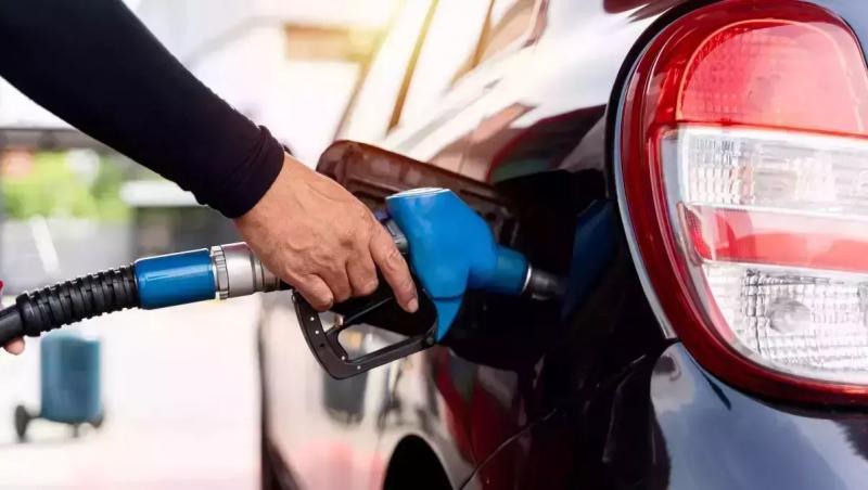 Care sunt preţurile la carburanţi astăzi, 7 ianuarie 2025. Preţul la benzină premium a crescut cu 4 bani pe litru