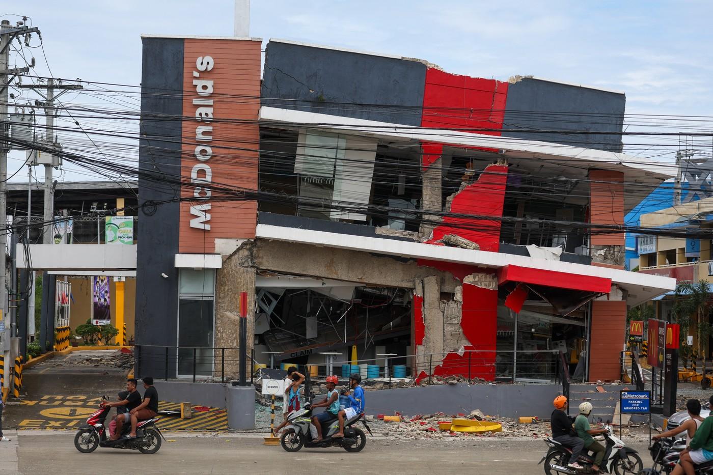 Cel puțin 31 de morți în urma unui cutremur cu magnitudinea de 6.9 în Filipine