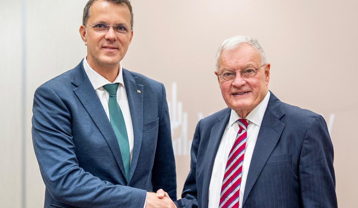 Ministrul Apărării, discuţii despre întărirea securității regionale cu emisarul lui Trump pentru Ucraina