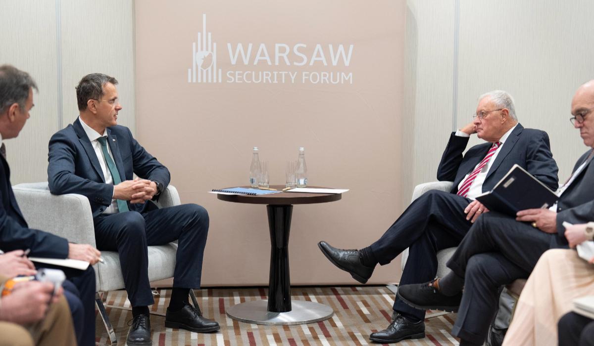 Ministrul Apărării, discuţii despre întărirea securității regionale cu emisarul lui Trump pentru Ucraina