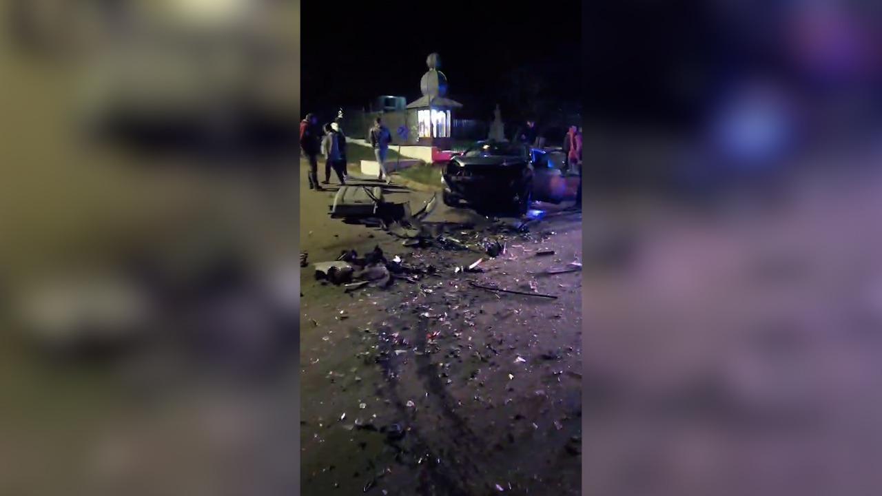 Un șofer băut din Iași a intrat cu viteză într-o mașină unde se aflau o mamă și cei 4 copii: 7 persoane rănite