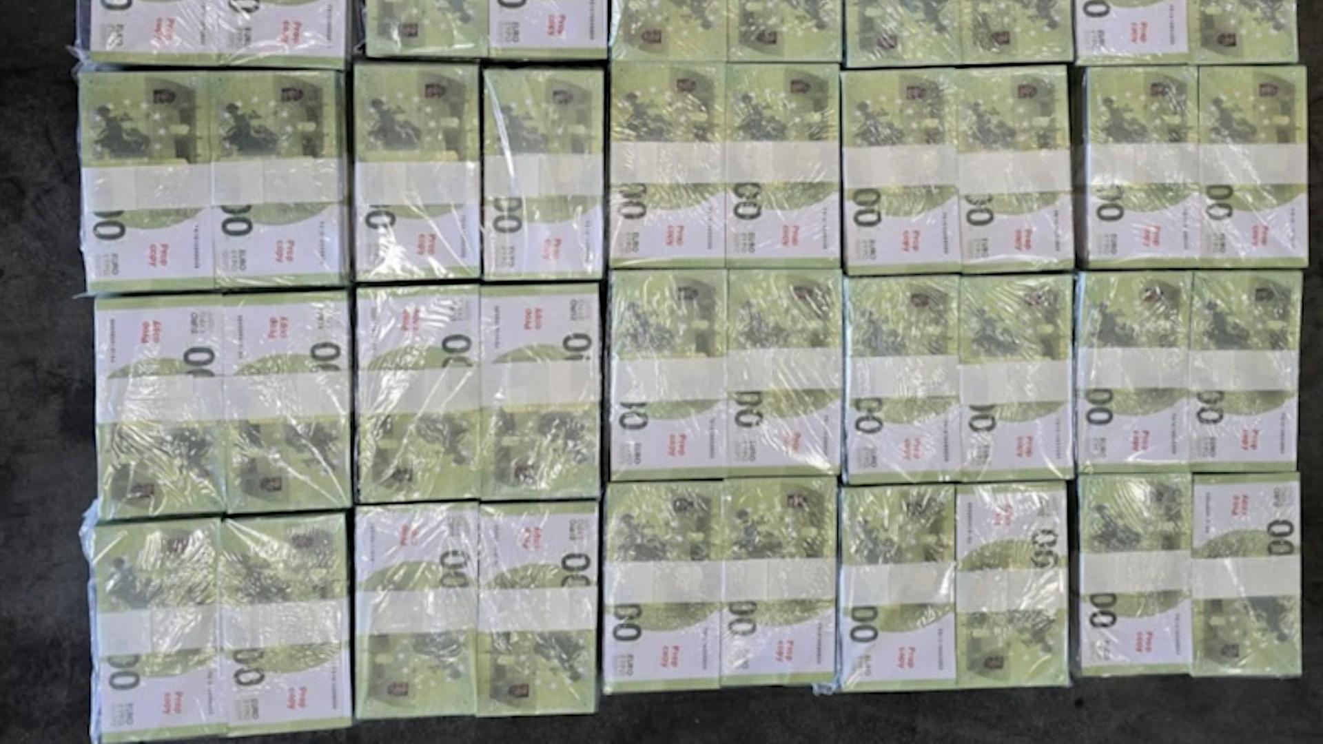 Miliardul de euro fals, folosit prin "metoda Maradona". Printre păcăliţi, Adi Minune sau Tzancă Uraganu